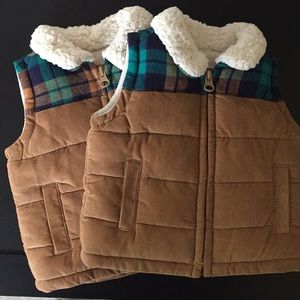 2/$15 TWIN🔹LIKE NEW🔹VESTS